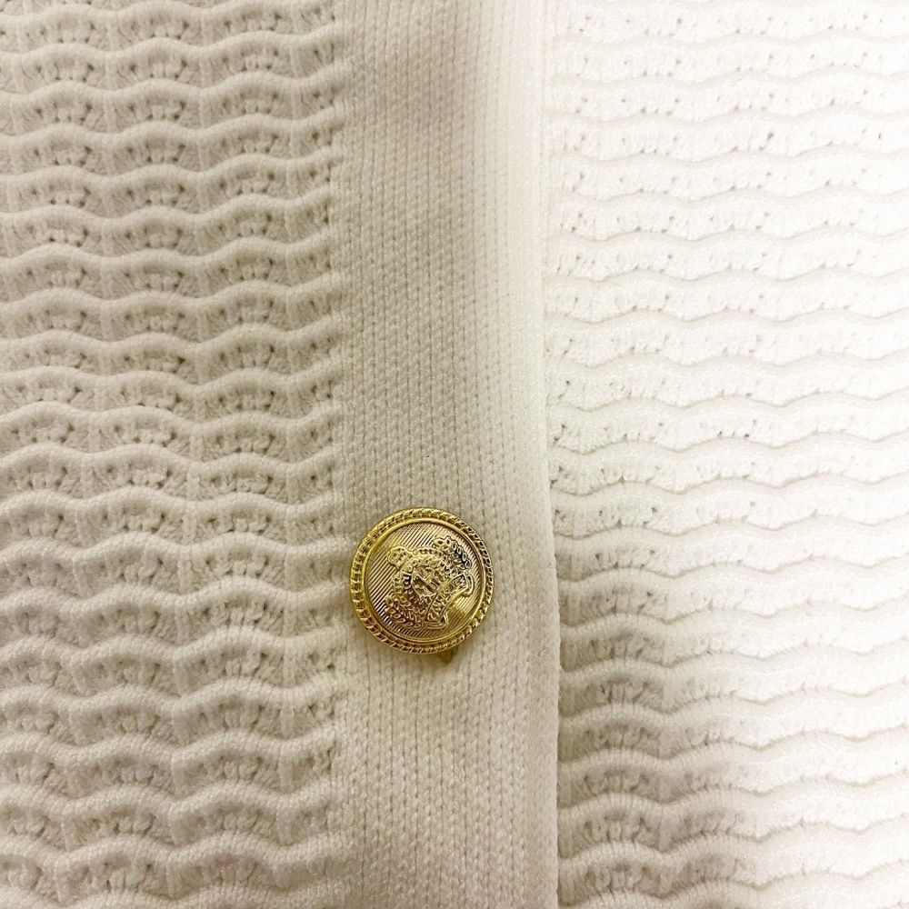 Rachel Zoe White Cardigan Scalloped neckline textured Size XL Gold buttons - Picture 8 of 9